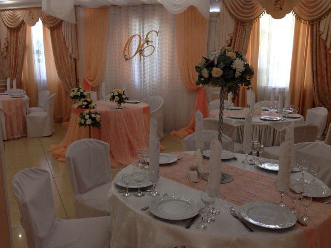 Основной зал — Рябинушка