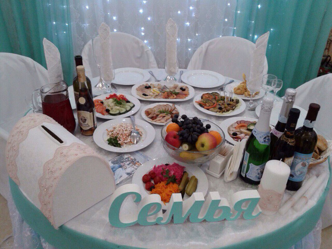 Основной зал — Рябинушка