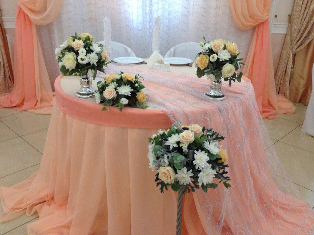 Основной зал — Рябинушка