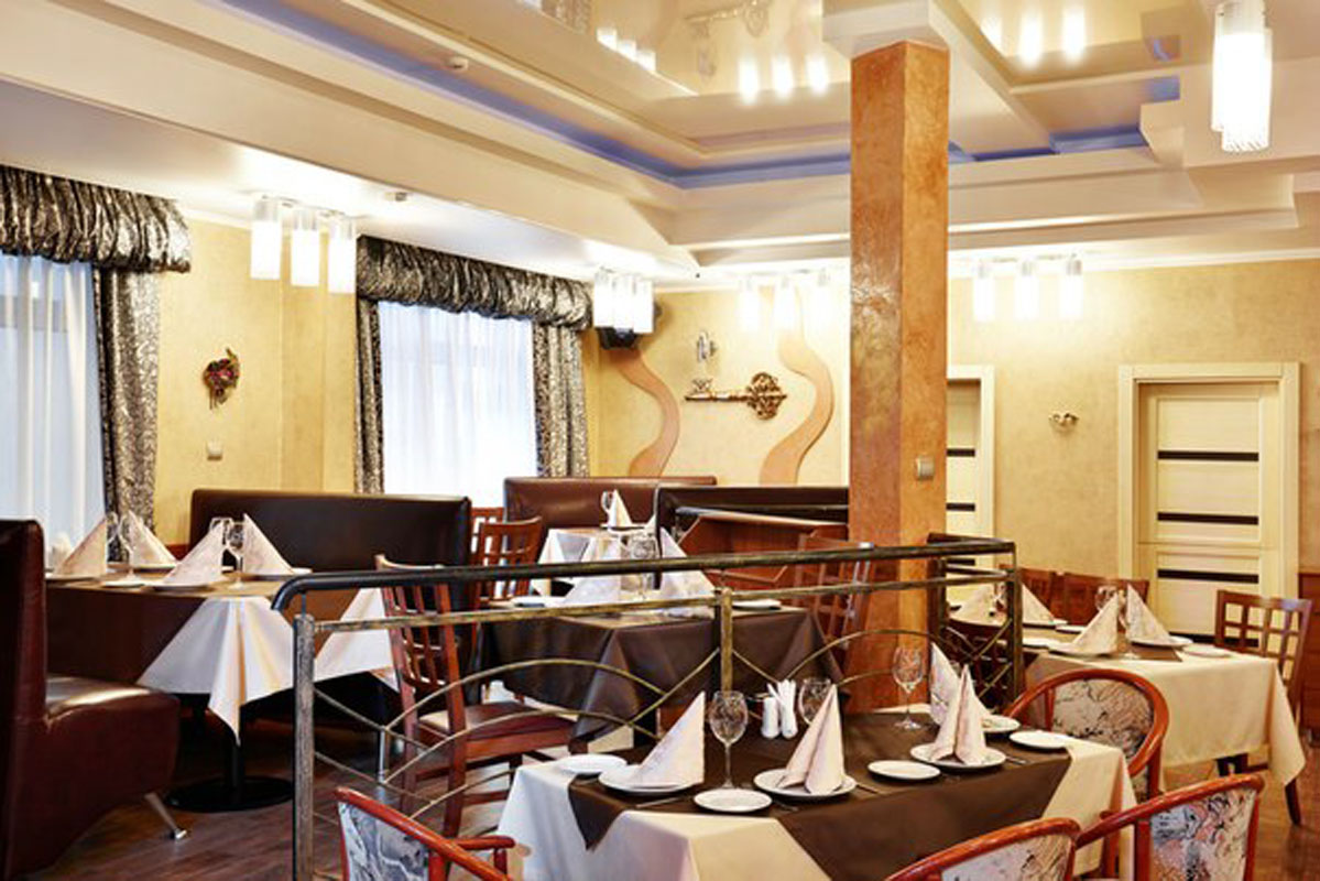 Основной зал