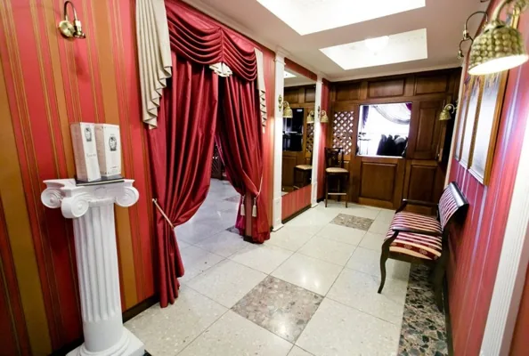 Основной зал