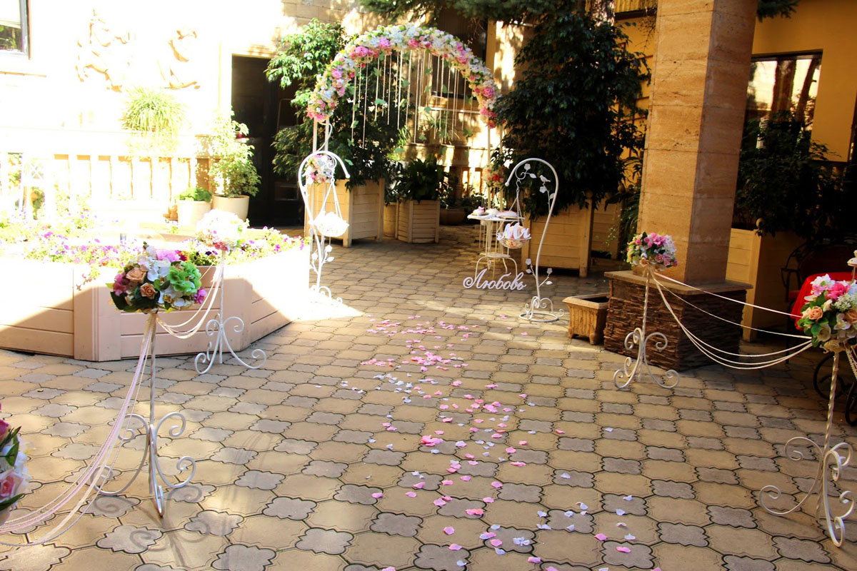 Летняя площадка — ГК Интурист