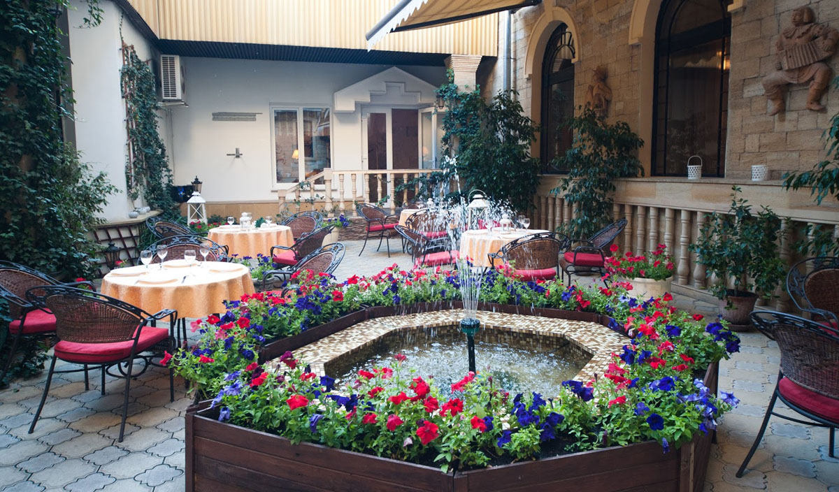 Летняя площадка — ГК Интурист