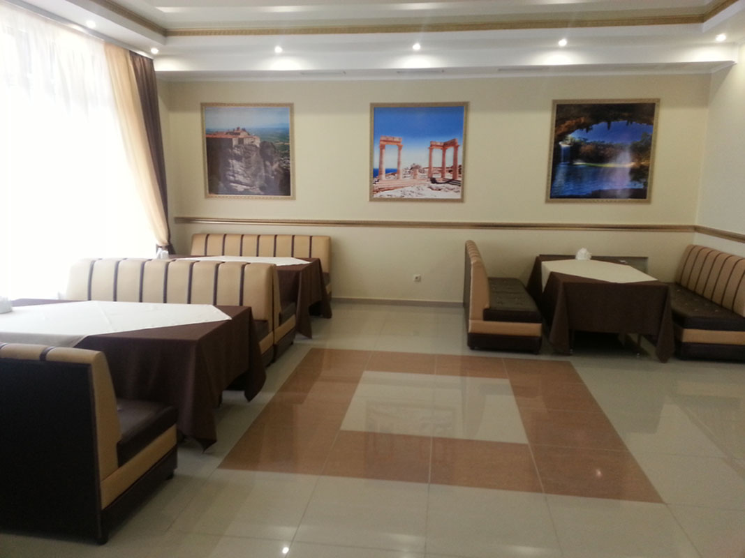 Основной зал — банкетный зал Кафе Николь, фото