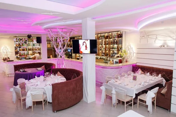 Основной зал