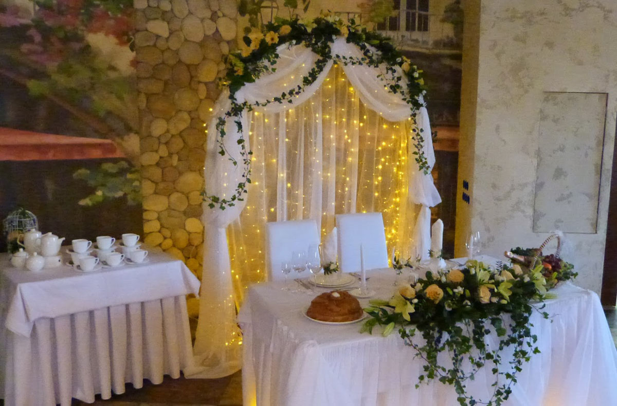 Основной зал — Семейный ресторан Крюшон