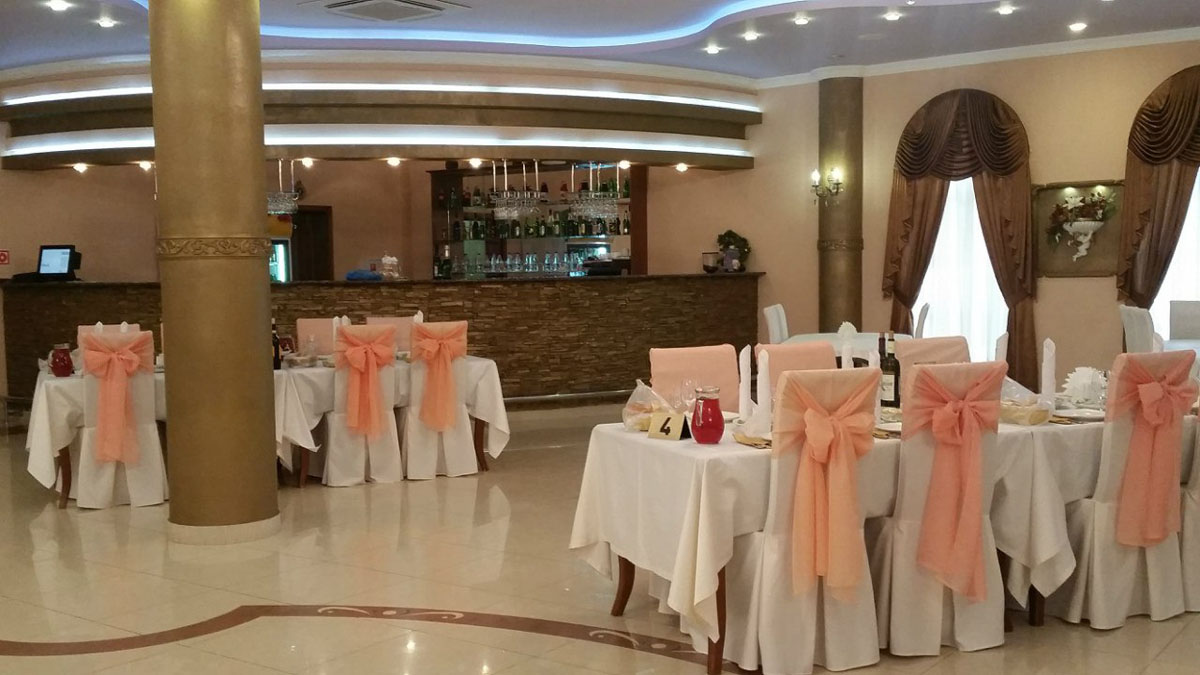 Основной зал — Gold City