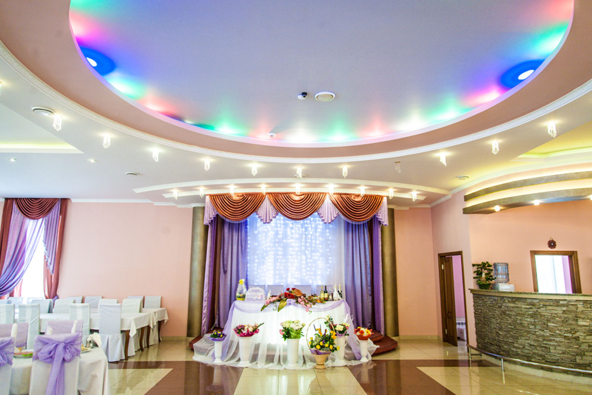 Основной зал — Gold City