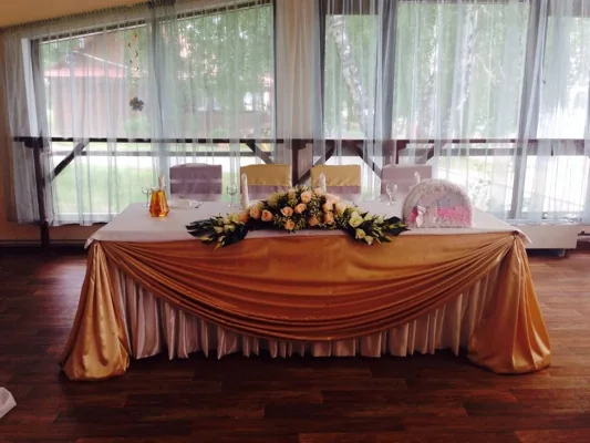 Зал на 100 человек