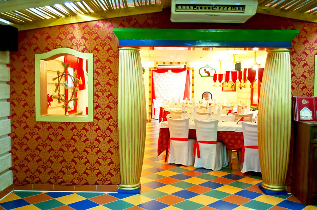 Основной зал — Соловьиная роща