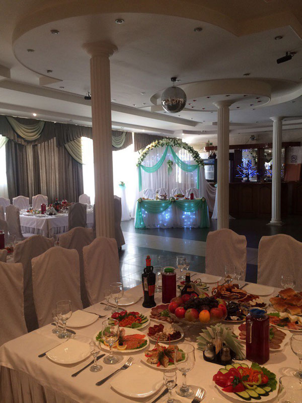 Основной зал — Кафе-бар Оазис