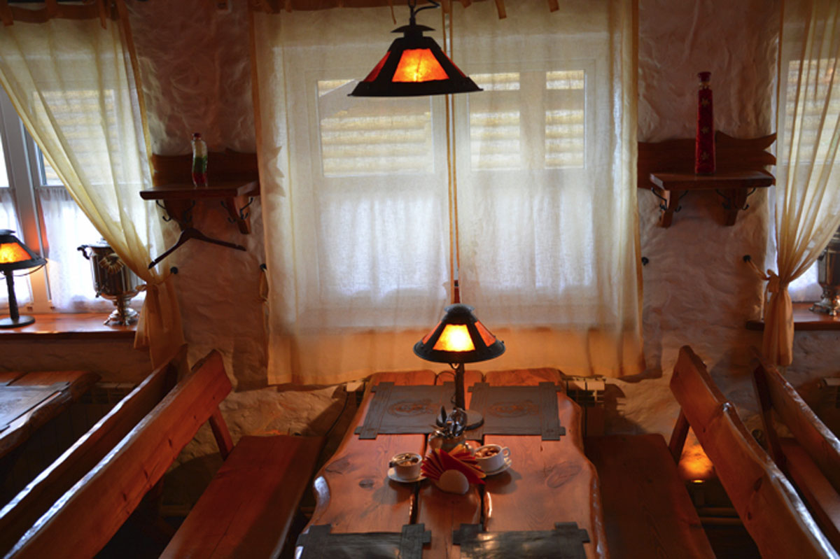 Основной зал — Распутинский трактир