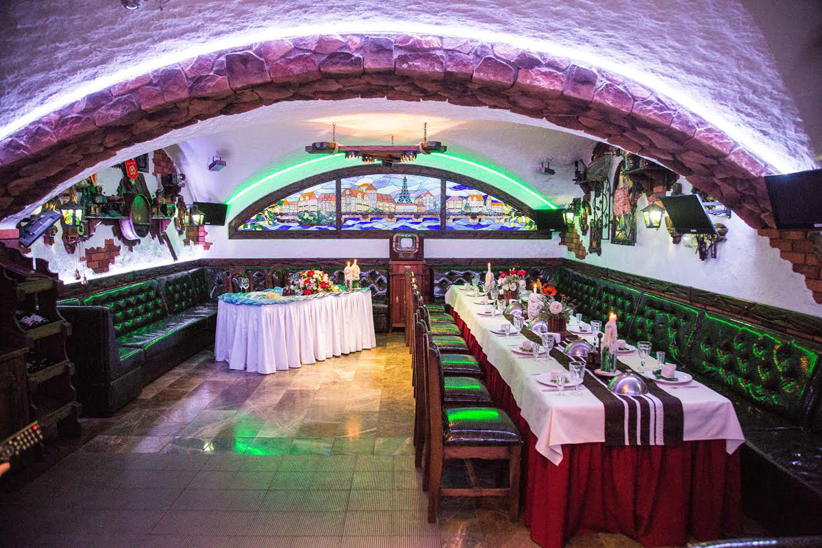 Основной зал — Бар-ресторан Казанова