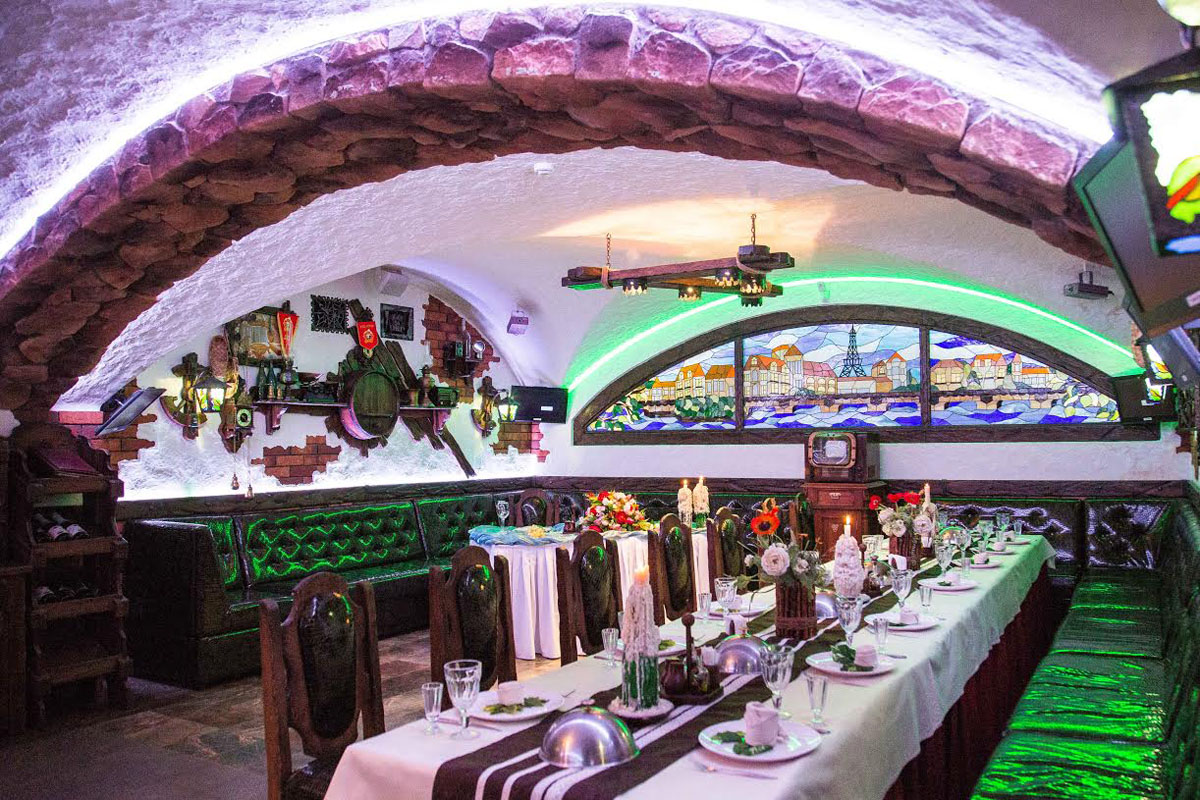 Основной зал — Бар-ресторан Казанова