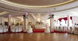 Основной зал — интерьер зала