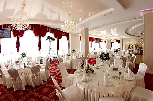 Основной зал — Metropol Hall