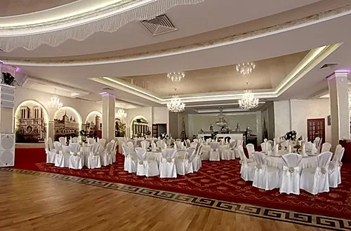 Основной зал — Metropol Hall