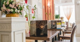 Основной зал