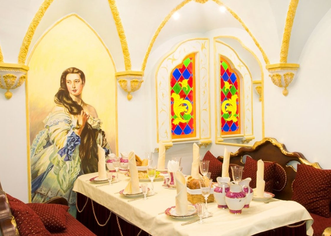 Основной зал — Изба