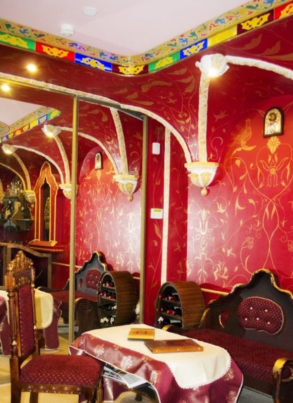 Основной зал — Изба