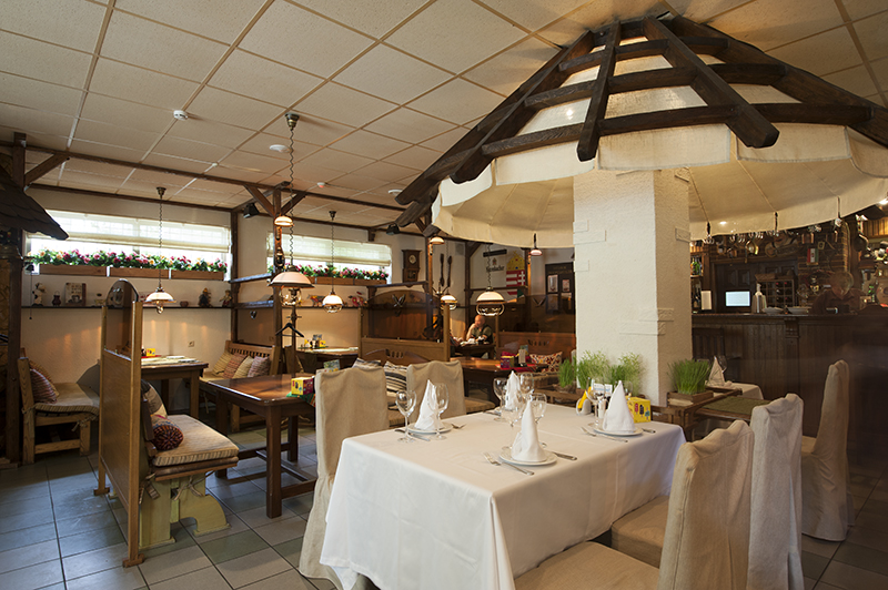 Зал на 60 человек — Ресторан Мадьяр