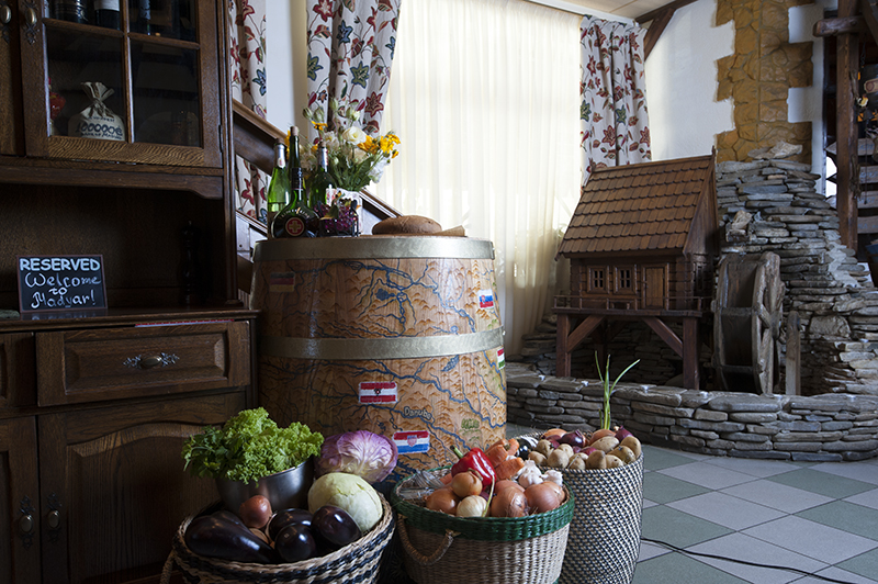 Зал на 60 человек — Ресторан Мадьяр