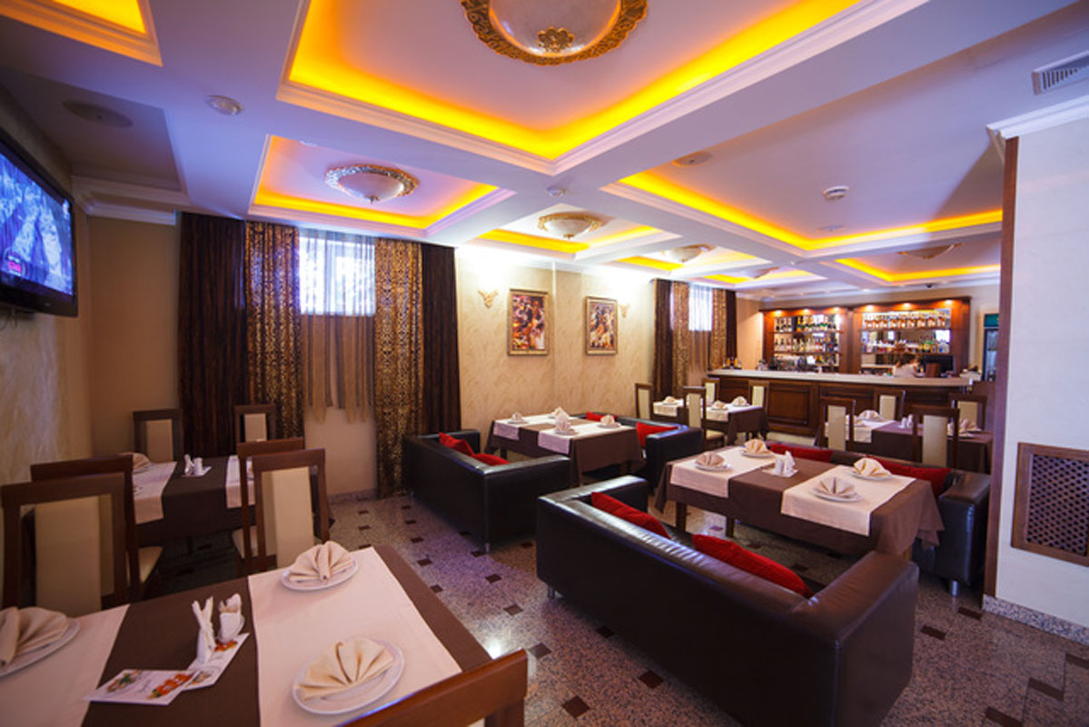 Основной зал — Визит