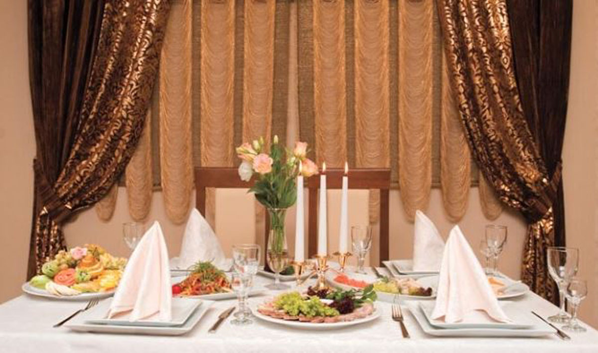 Основной зал — Визит