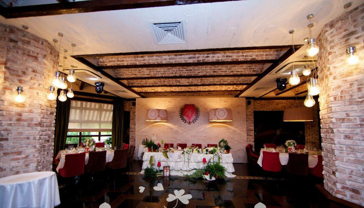 Семейный ресторан Familia — Зал на 80 человек, фото банкетного зала