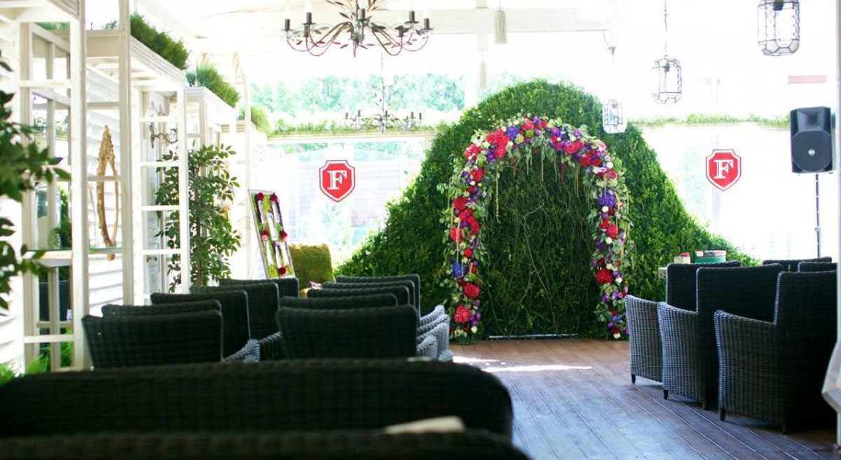 Зал на 100 человек — Семейный ресторан Familia