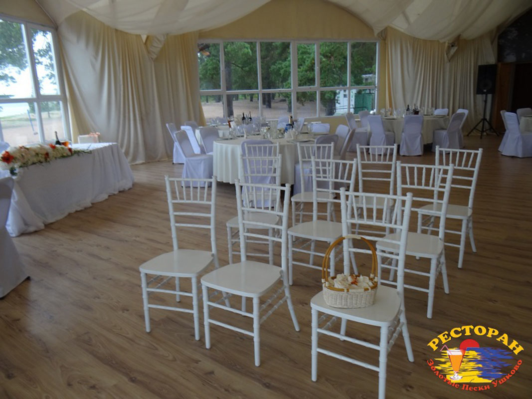 Основной зал — Ресторан Золотые Пески