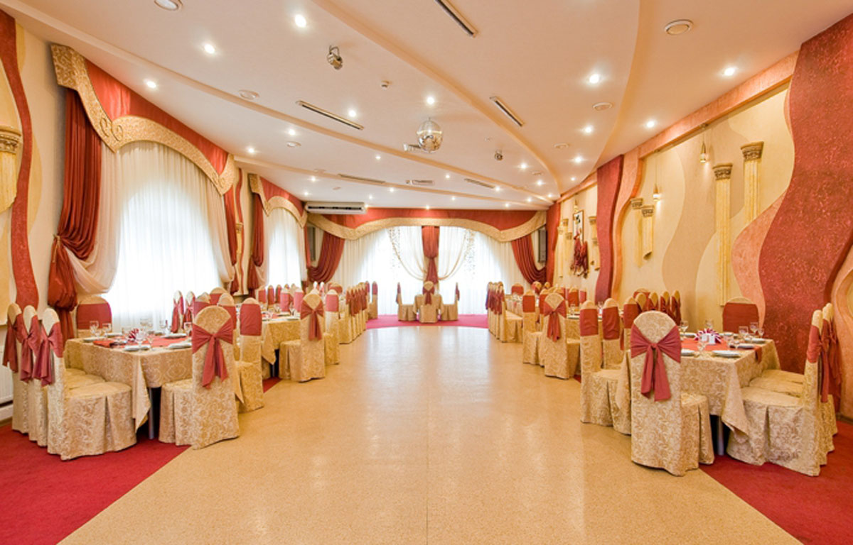 Основной зал — Династия