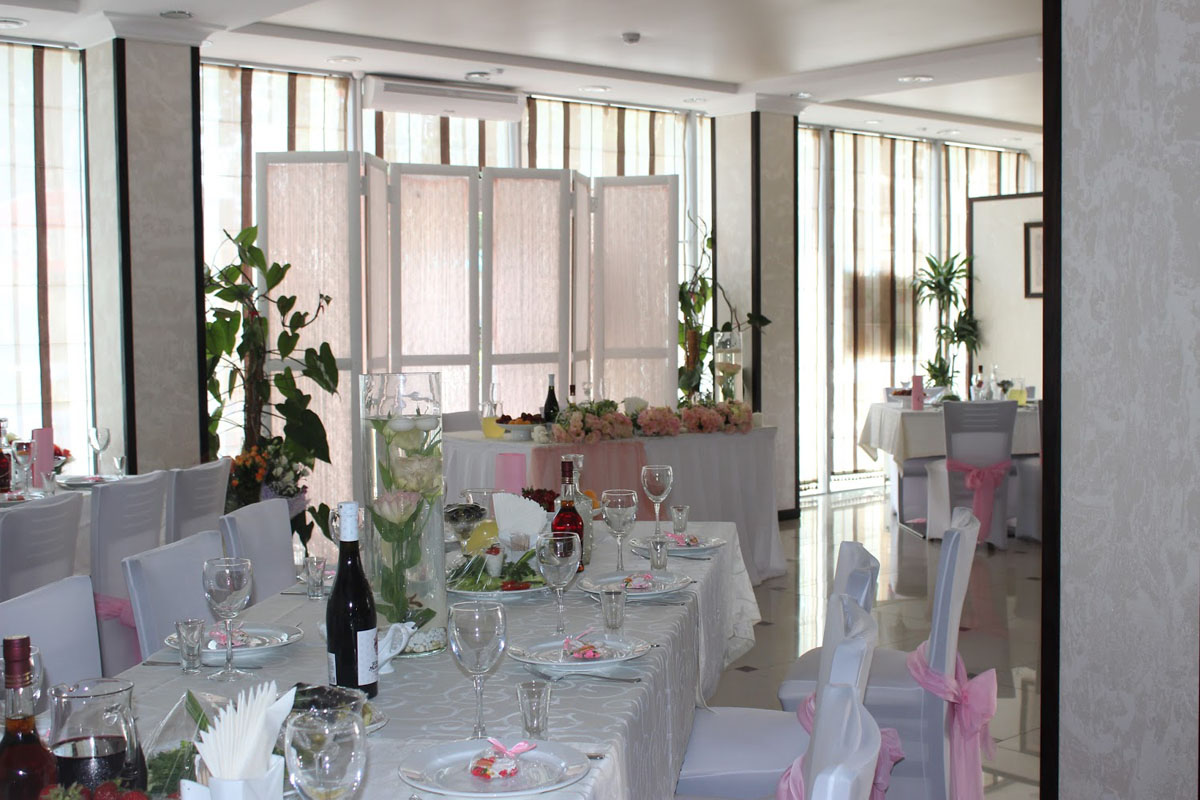 Основной зал — Вега