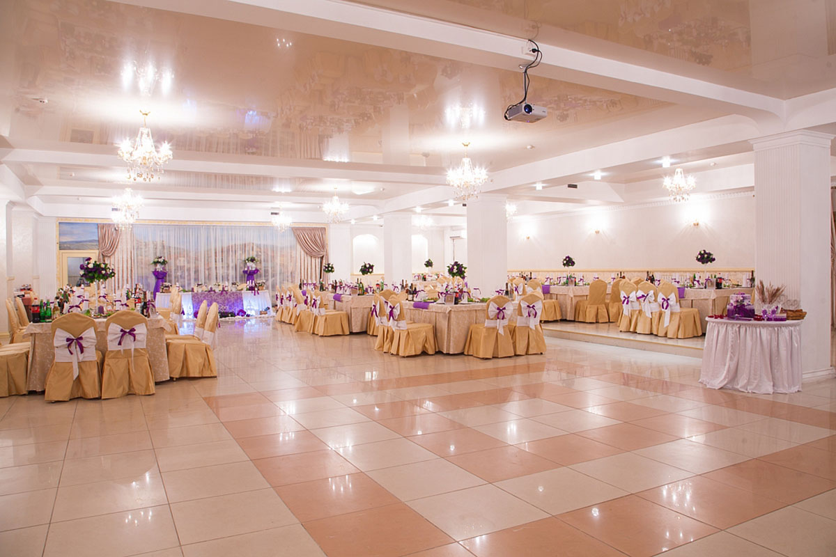 Зал на 270 человек — Каретный двор