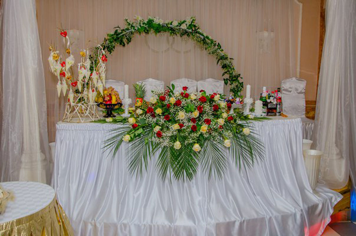 В дали от жён — Основной зал, фото банкетного зала