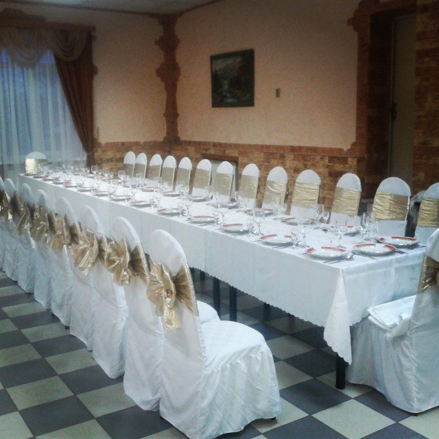 Основной зал — В дали от жён