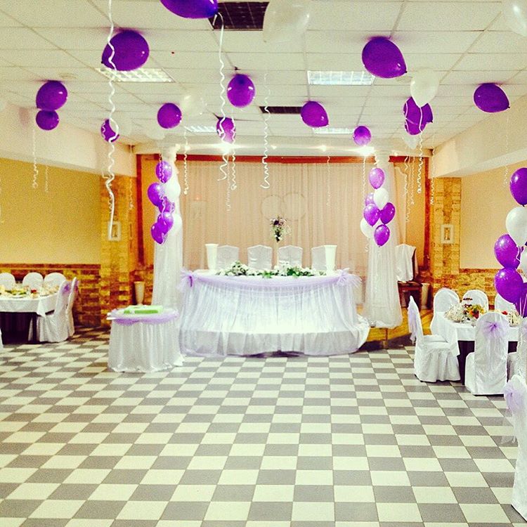 Основной зал — В дали от жён