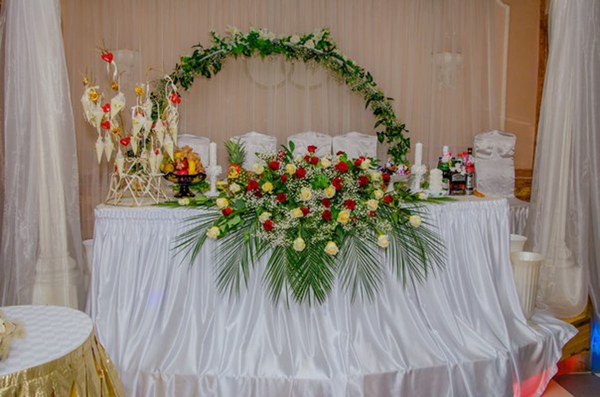 Банкетный зал В дали от жён