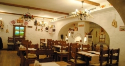 Основной зал — интерьер зала