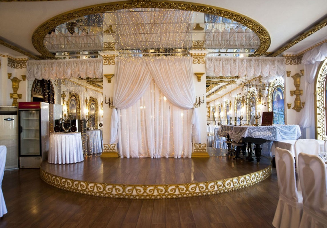 Основной зал — Золотой Век