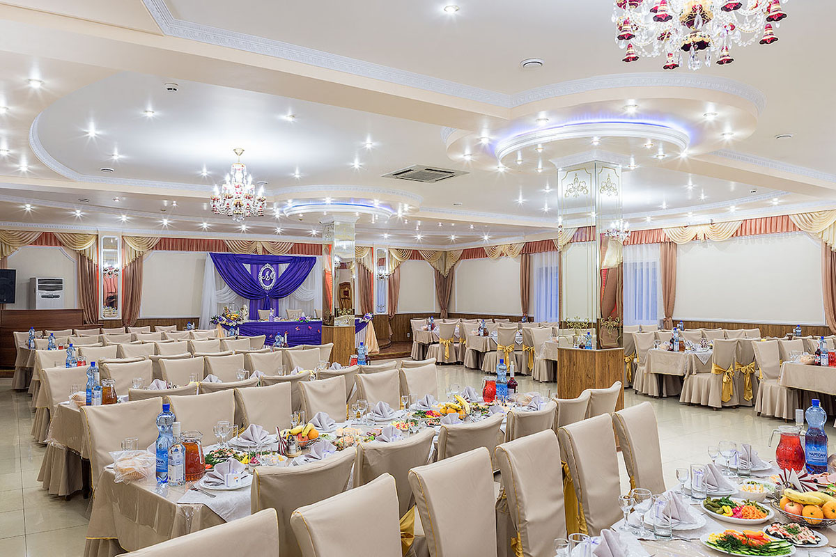 Основной зал — Премиум на Безжонова