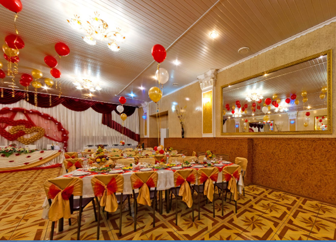 Основной зал — Золотой Джин