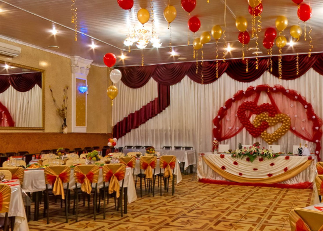 Основной зал — Золотой Джин