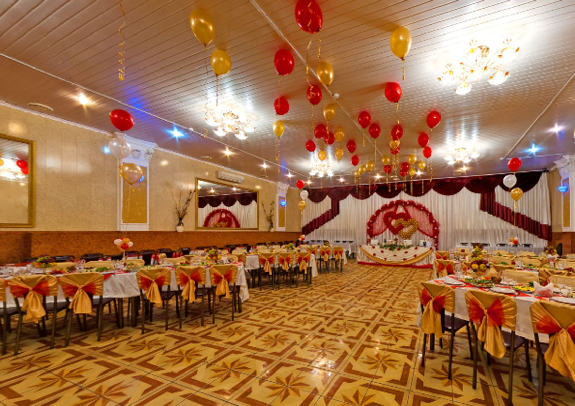 Основной зал — Золотой Джин