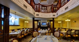 Основной зал