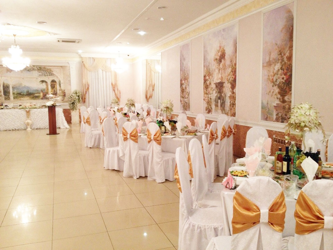 Основной зал — Золотой цвет