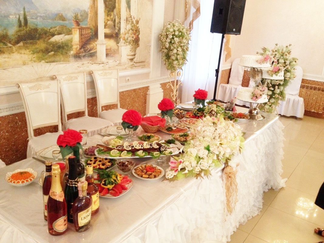 Основной зал — Золотой цвет