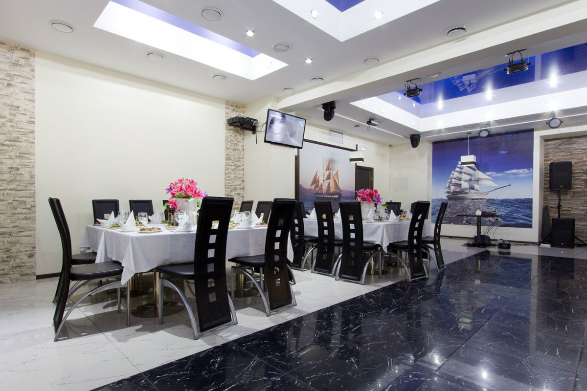 Основной зал — Корвет