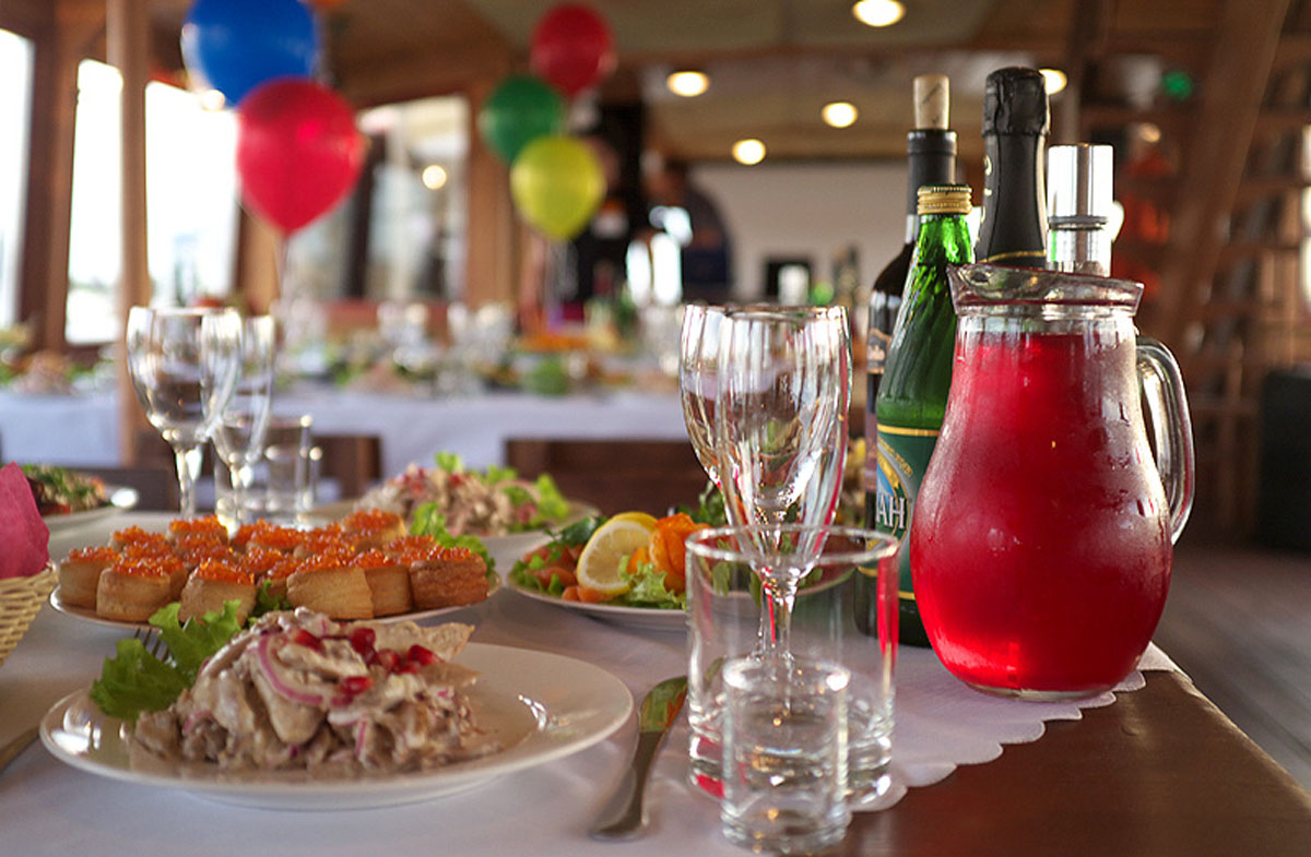 Основной зал — Поплавок