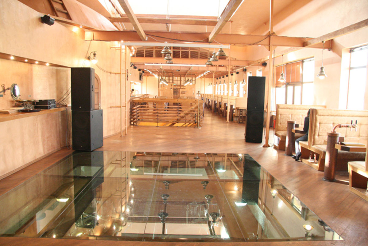 Основной зал — Поплавок